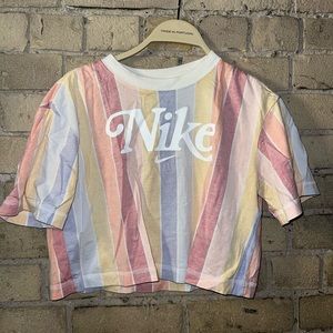 Nike size small multicolor crop tee-shirt! So cute